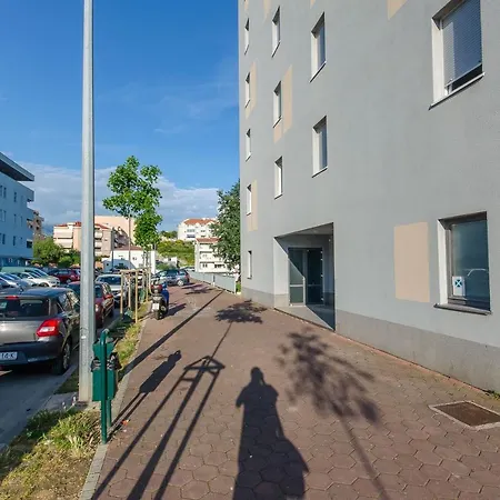 Trili With Private Garage * Split