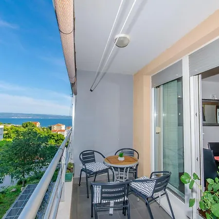 Trili With Private Garage Apartamento *