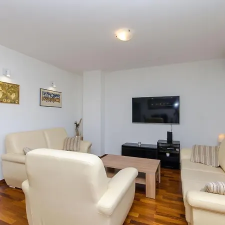 Apartamento Trili With Private Garage *