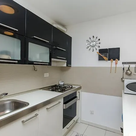 Trili With Private Garage Apartamento *